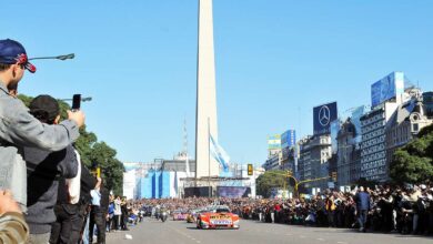 Castellano en el Obelisco.