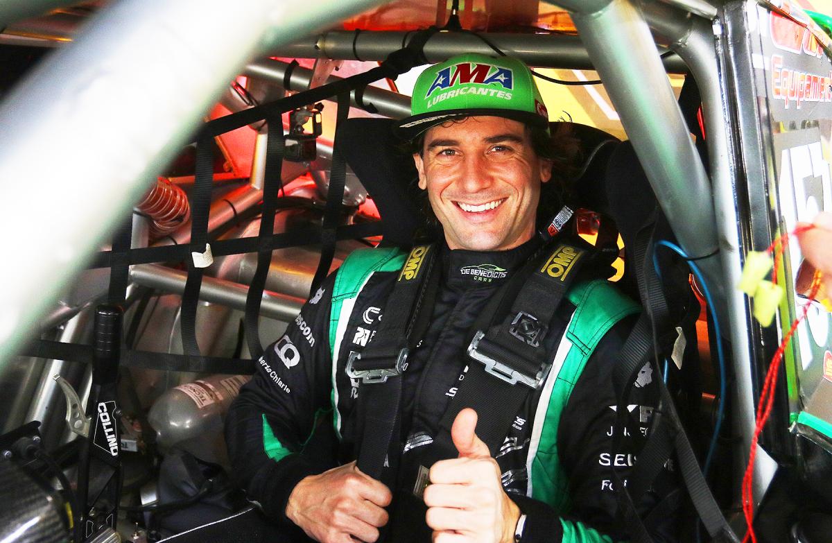 De Benedictis en el interior de su Ford de TC.