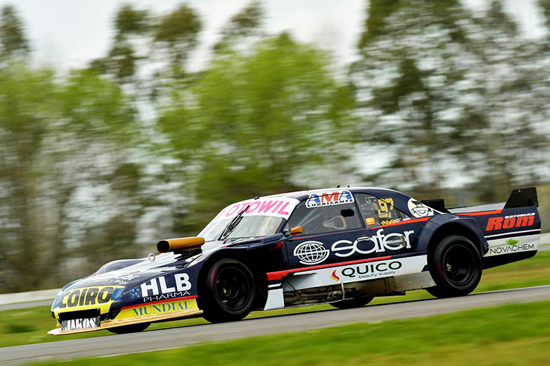 Marcos Quijada con el Dodge en la Plata