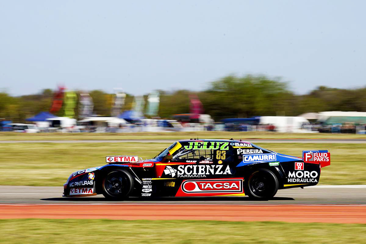 Chevrolet de Ardusso girando en San Luis