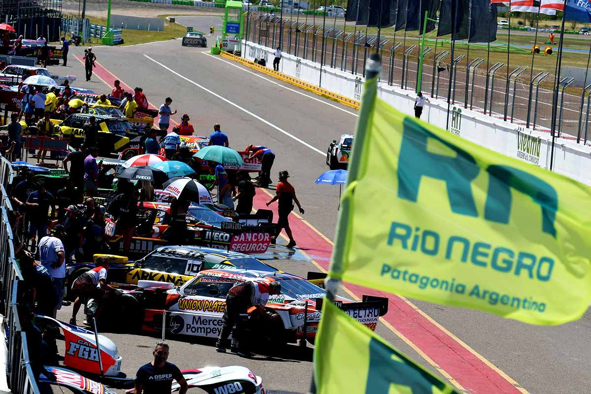 Boxes del autódromo de Viedma