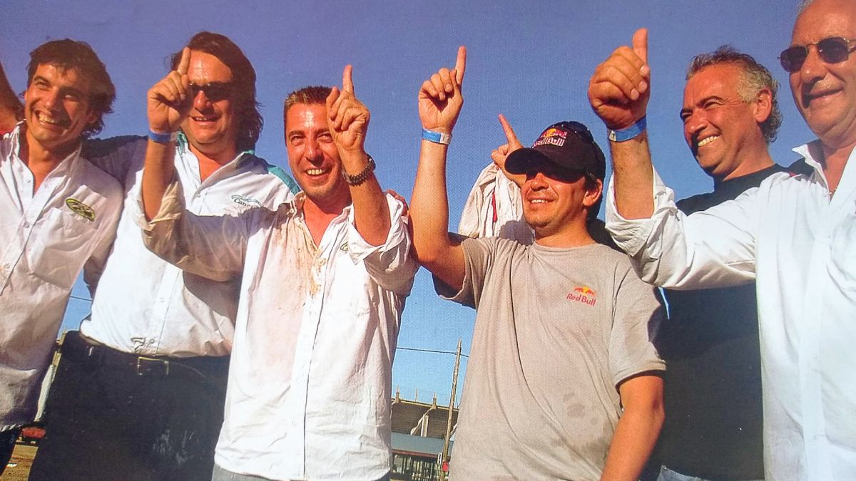 El equipo JP celebra el título de Fontana en 2006