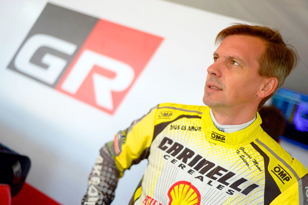Augusto Carinelli en boxes