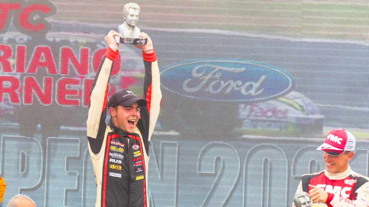 Todino celebra su 1ª victoria en TC