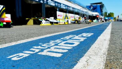 Calle de boxes del autodromo de La Plata