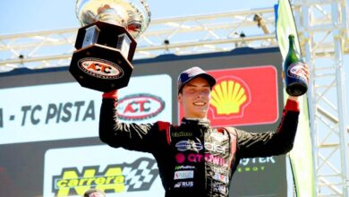 Quijada celebra la victoria en Viedma 2022