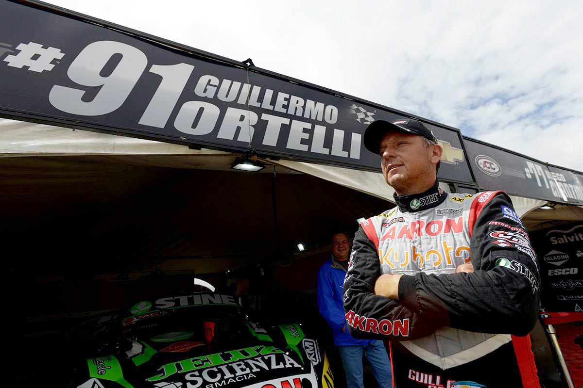 Guillermo Ortelli en el box de Toay