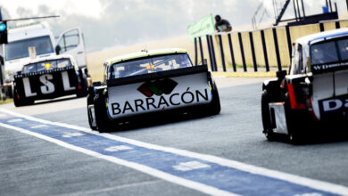 TC Mouras saliendo a la pista
