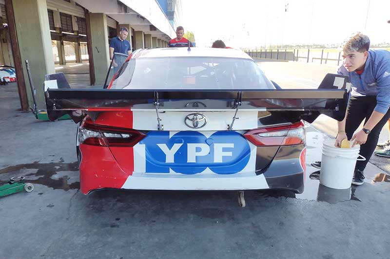 Parte trasera del Toyota Camry de TC