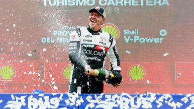 Mazzacane festejando en el podio