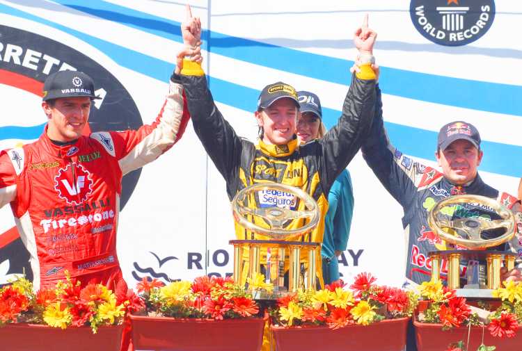 Rossi, Girolami y Fontana en el podio