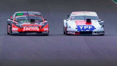 Rossi y Canapino luchan en pista..