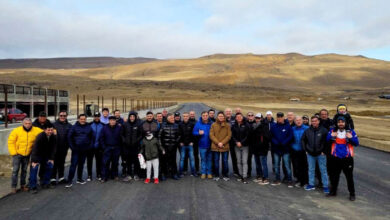 Grupo de dirigentes y pilotos en El Calafate.
