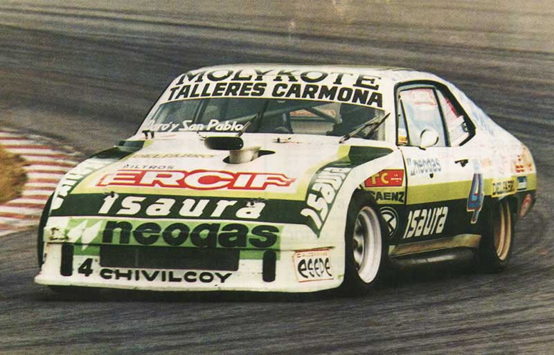 Emilio Satriano con el Chevrolet campeón de TC 1990.