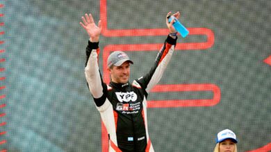 Rossi celebra en el podio