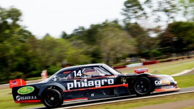 Domenech con el Dodge en Posadas.