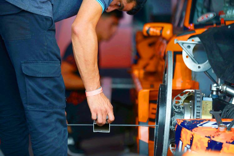 Trabajos en el Ford de Lambiris
