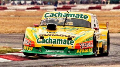 Josito Di Palma doblando con el Ford en San Luis.