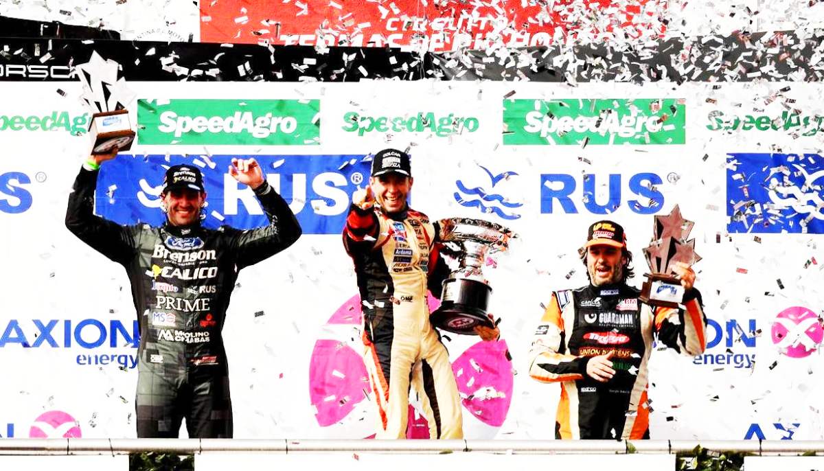 Moriatis, Silva y Alaux festejan en el podio