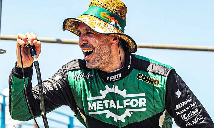 Castellano festeja el título de TN.
