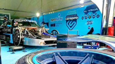 La Chevy de Canapino en el box de la Squadra Canapino