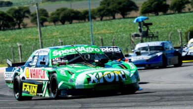 Faín con el Dodge en Toay.
