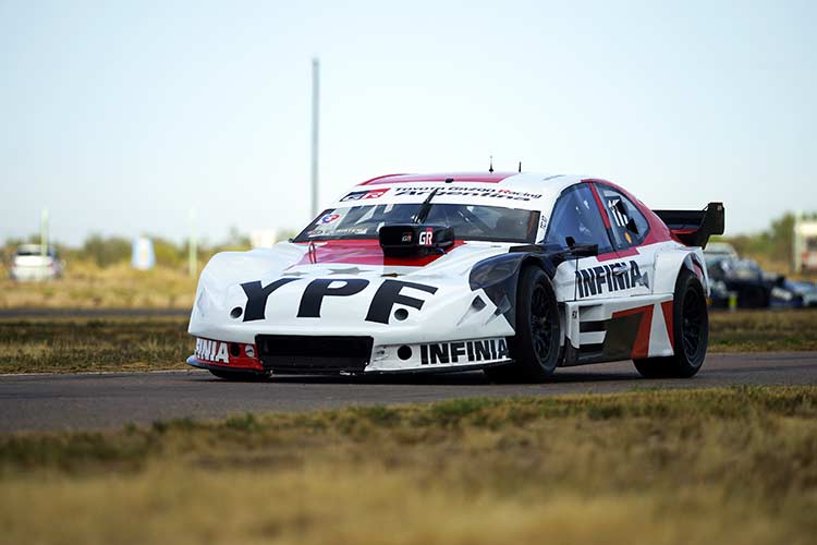 Toyota Camry de Rossi.