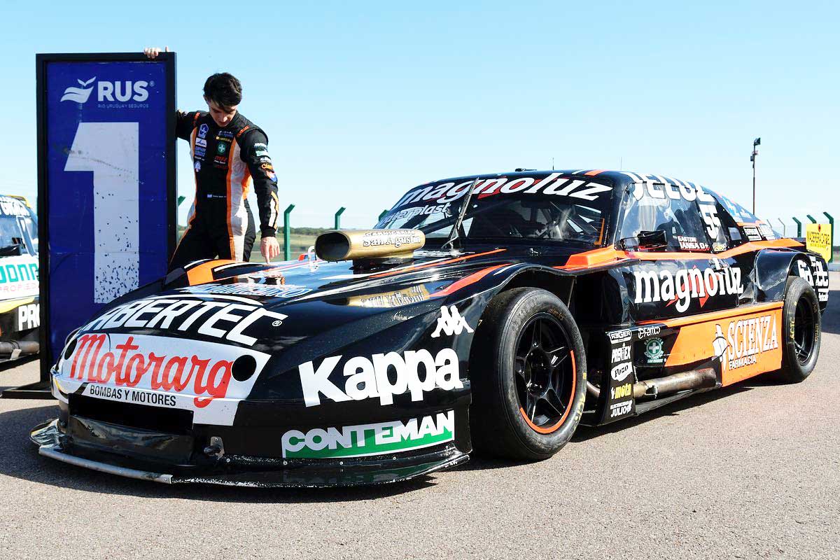 Iansa festeja la pole position en TCPM.