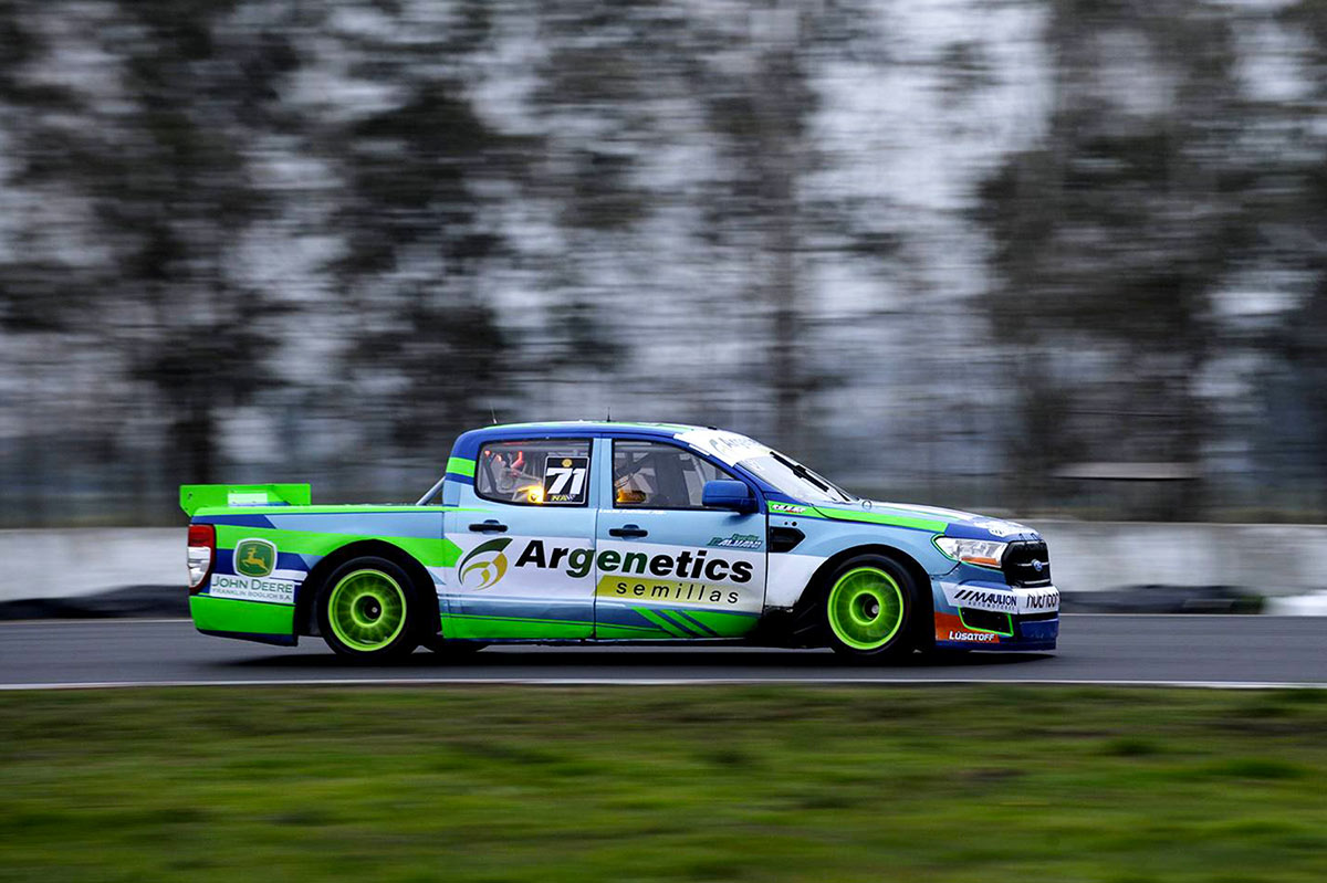 Panning del Ford Ranger de Calvani.