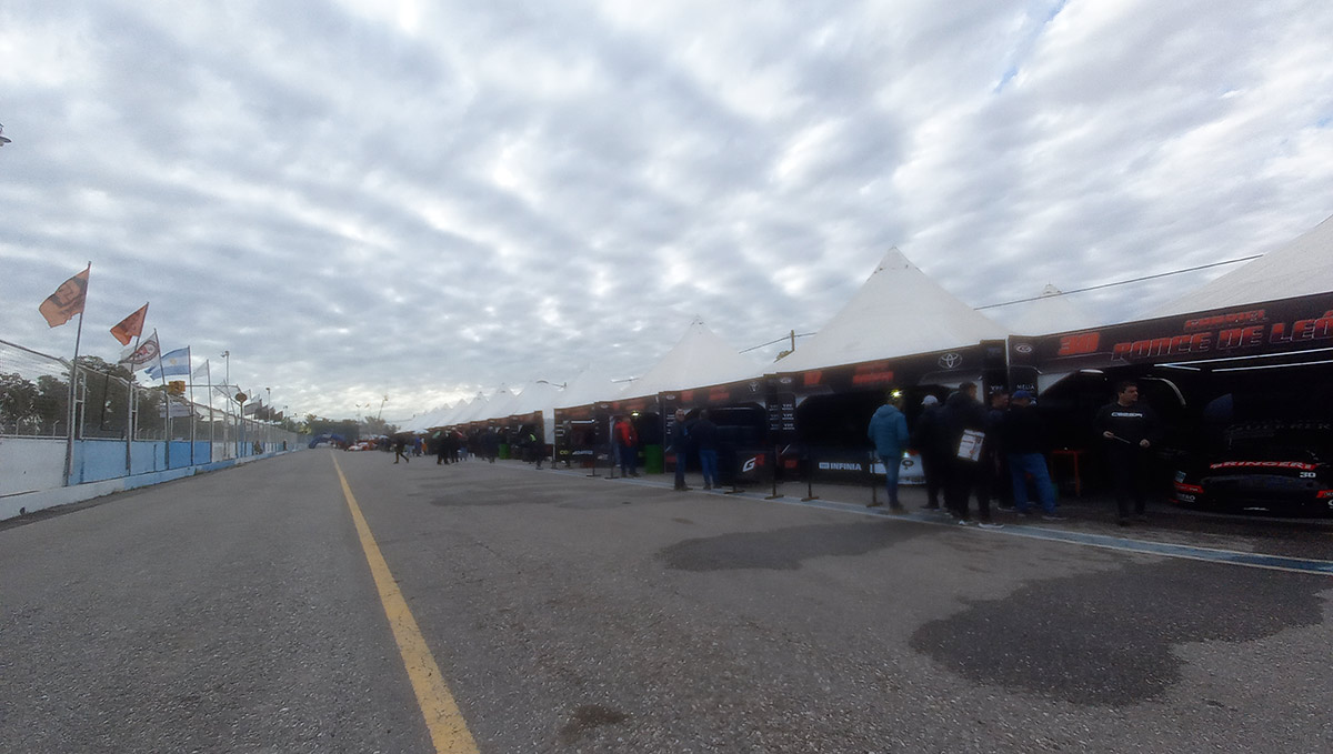 Panorámica de los boxes de Rafaela.