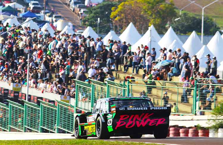 Vista desde atrás del Ford de De Benedictis. 