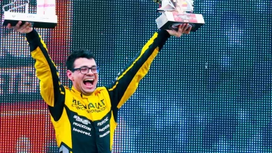 Landa festeja en el podio
