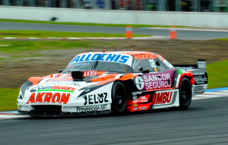 Dodge de álvarez girando en Buenos Aires