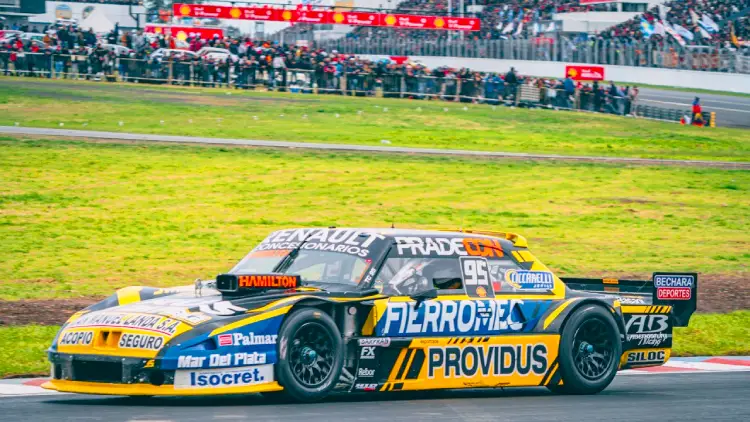 Landa con el Torino en el Gálvez