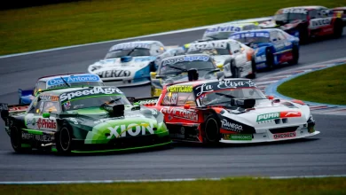 Autos del TC Pista doblando una curva