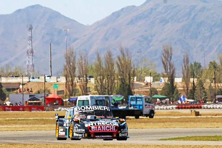 Ford de Bonelli en pista.