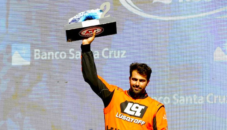 Lambiris festeja el 2° puesto en El Calafate