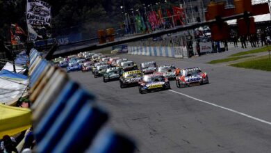 Pelotón de autos de TC en Rafaela.