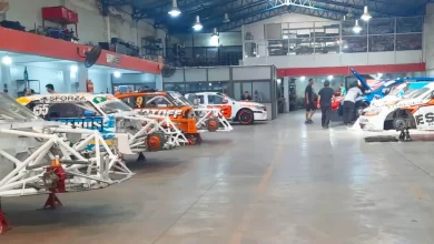 Autos de TC en el taller del Alifraco Sport