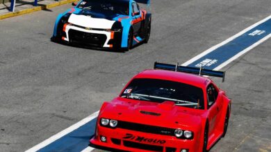 Challenger y Camaro de TC en la pista de La Plata.