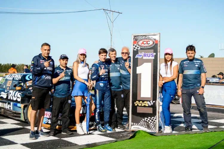 El equipo RUS Med Team posando.