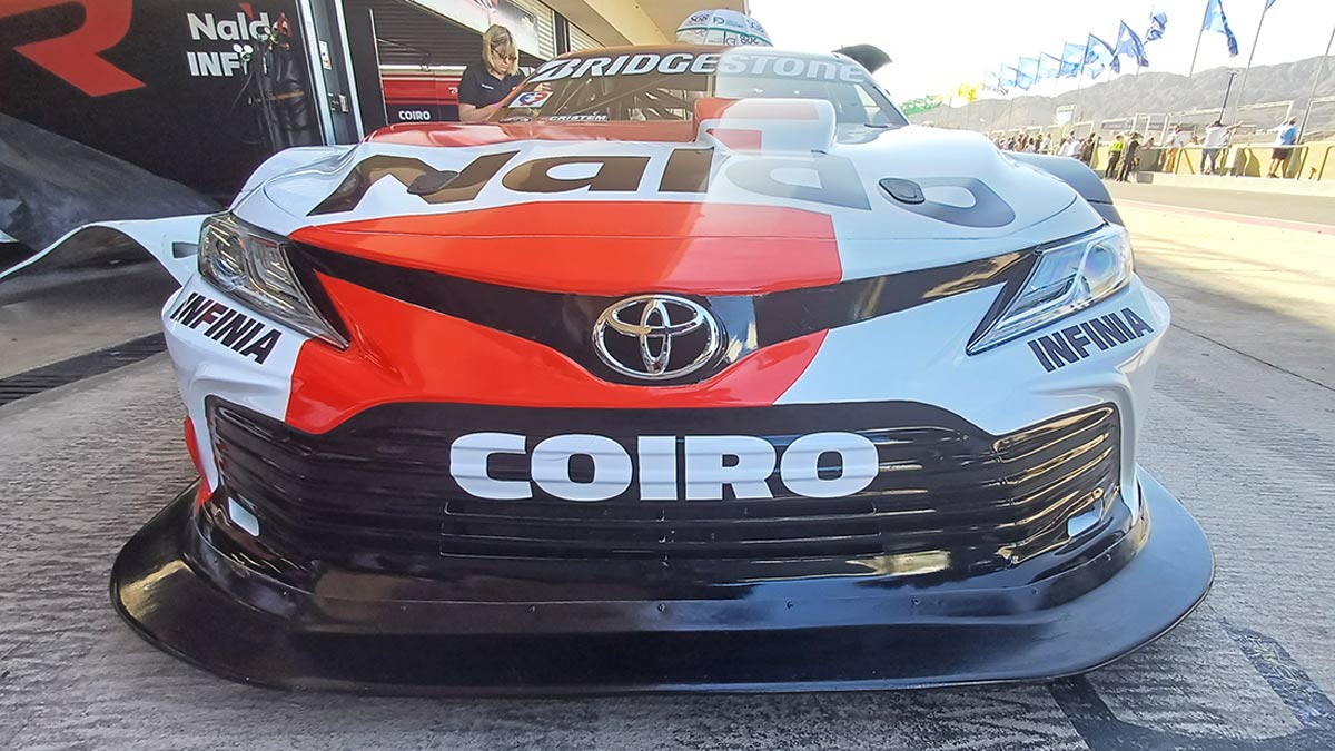 Frente del Toyota Camry.
