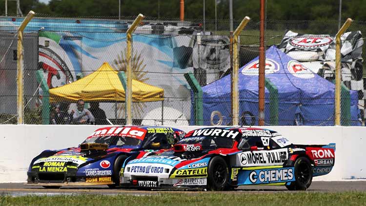 Autos de Trucco y Todino a la par.