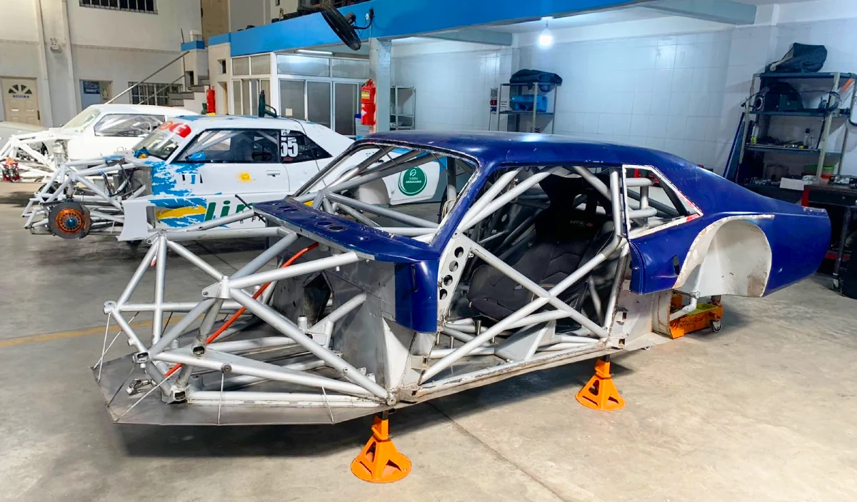 Chevrolet de Benvenuti desarmado en el taller