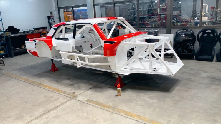 Ford de Pilo desarmado en el taller
