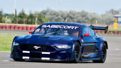 Ford Mustang de TC en pista.