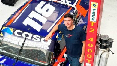 Thiago Martínez posa con el Ford del DTA Racing.