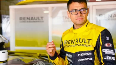 Landa a punto de subirse al torino