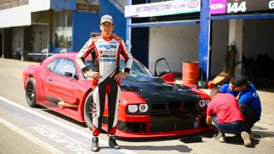 Trucco posa con el Dodge challenger de TC