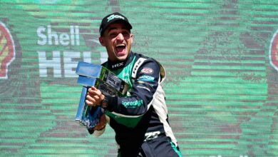 Chapur festeja en el podio del TC en El Calafate.